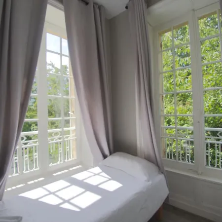 Hotel Chateau Du Baffy 2*